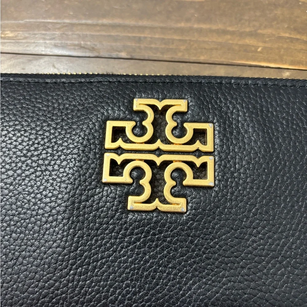 Tory Burch Britten Continental Zip Wallet in Black Leather